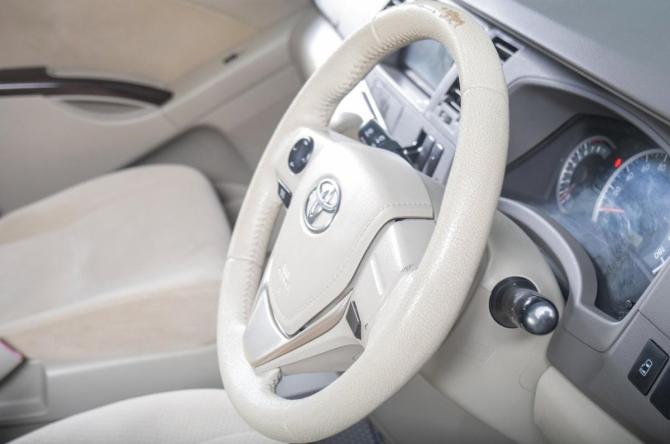 Toyota ISis I Рестайлинг с пробегом 2013 года, цена 1 279 000 рублей, 105000 км, компактвэн, Автокод Объявления