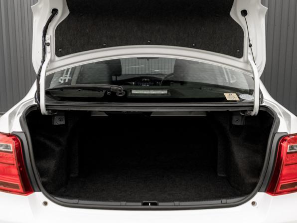 Toyota Corolla XI (E160 E170) Рестайлинг 2 с пробегом 2019 года, цена 1 685 000 рублей, 41645 км, седан, Автокод Объявления