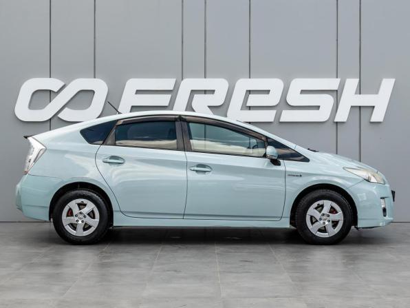 Toyota Prius III (XW30) с пробегом 2011 года, цена 1 365 000 рублей, 175556 км, лифтбек, Автокод Объявления