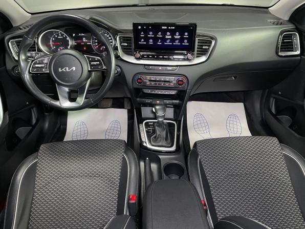 Kia Ceed III Рестайлинг с пробегом 2022 года, цена 2 399 000 рублей, 57630 км, универсал, Автокод Объявления