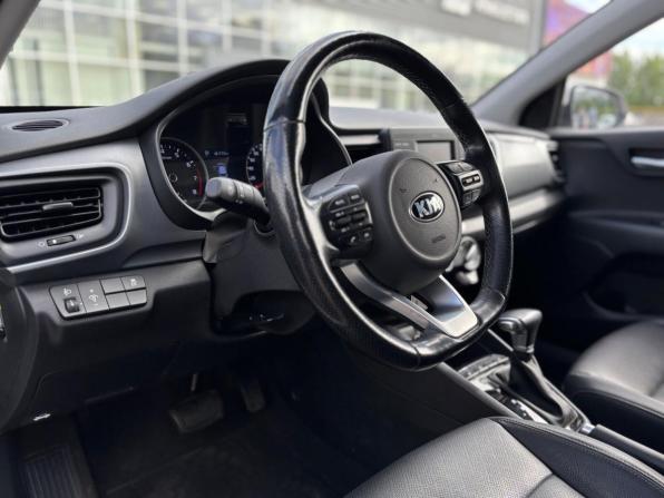 Kia Stonic I с пробегом 2020 года, цена 1 810 000 рублей, 68188 км, внедорожник, Автокод Объявления