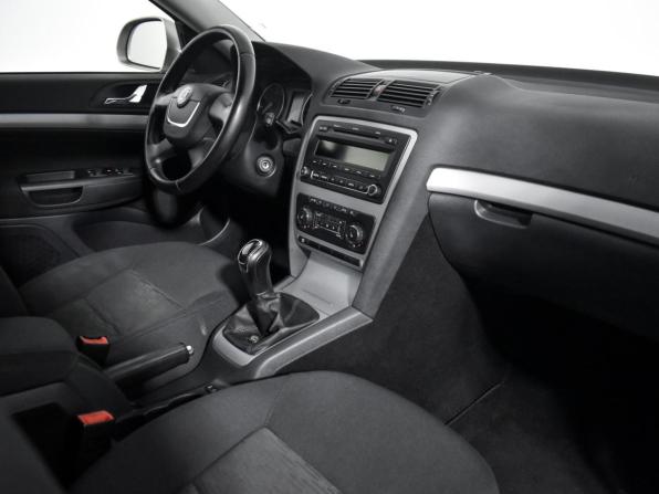Skoda Octavia II (A5) Рестайлинг с пробегом 2012 года, цена 725 000 рублей, 174000 км, лифтбек, Автокод Объявления