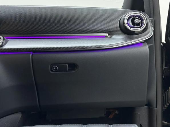 Mercedes-Benz V-Класс III (W447) Рестайлинг 2 с пробегом 2024 года, цена 12 990 000 рублей, 38256 км, минивэн, Автокод Объявления