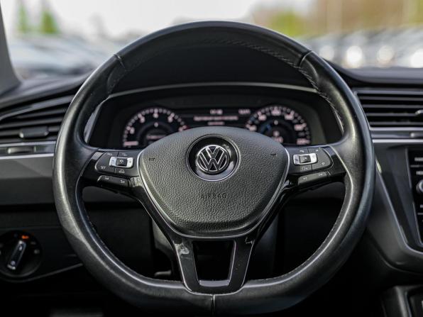 Volkswagen Tiguan II с пробегом 2018 года, цена 2 650 000 рублей, 112442 км, внедорожник, Автокод Объявления