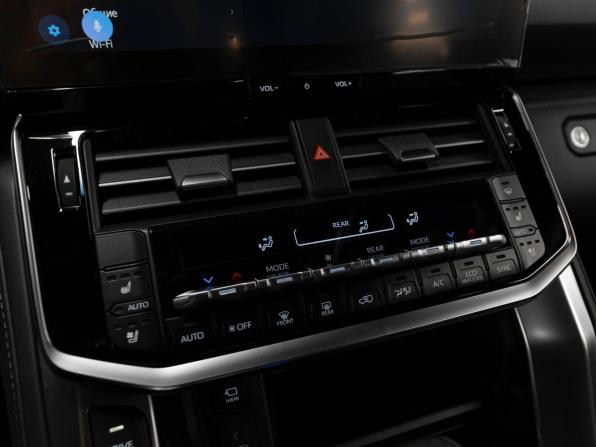 Toyota Land Cruiser 300 Series с пробегом 2026 года, цена 16 250 000 рублей, 24 км, внедорожник, Автокод Объявления