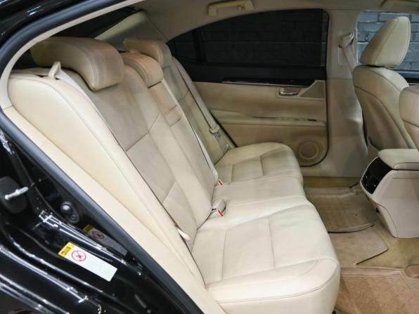 Lexus ES VI с пробегом 2013 года, цена 2 050 000 рублей, 224177 км, седан, Автокод Объявления