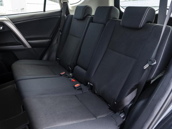 Toyota RAV4 IV (XA40) Рестайлинг с пробегом 2016 года, цена 2 799 000 рублей, 30000 км, внедорожник, Автокод Объявления