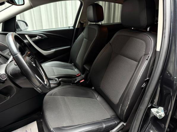 Opel Astra J с пробегом 2012 года, цена 699 000 рублей, 153826 км, хэтчбек, Автокод Объявления
