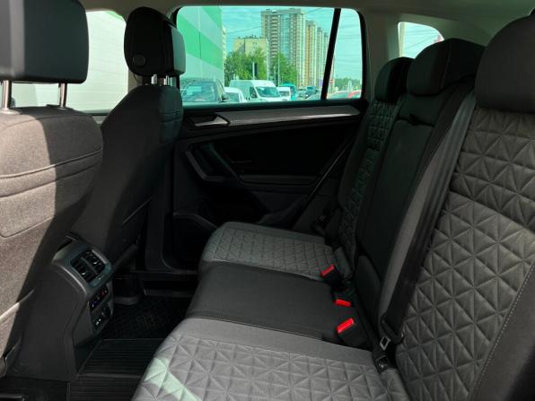 Volkswagen Tiguan II Рестайлинг с пробегом 2021 года, цена 3 047 600 рублей, 34004 км, внедорожник, Автокод Объявления