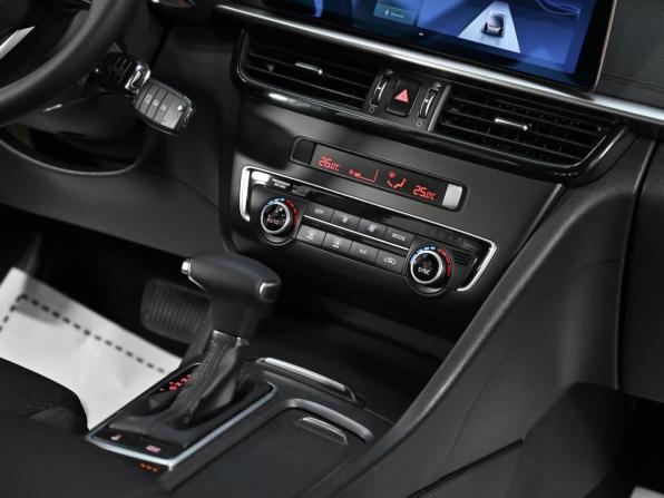 Kia Optima IV Рестайлинг с пробегом 2019 года, цена 1 049 000 рублей, 72898 км, седан, Автокод Объявления