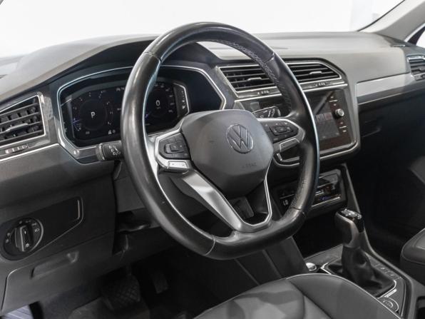 Volkswagen Tiguan II Рестайлинг с пробегом 2021 года, цена 3 299 800 рублей, 110988 км, внедорожник, Автокод Объявления