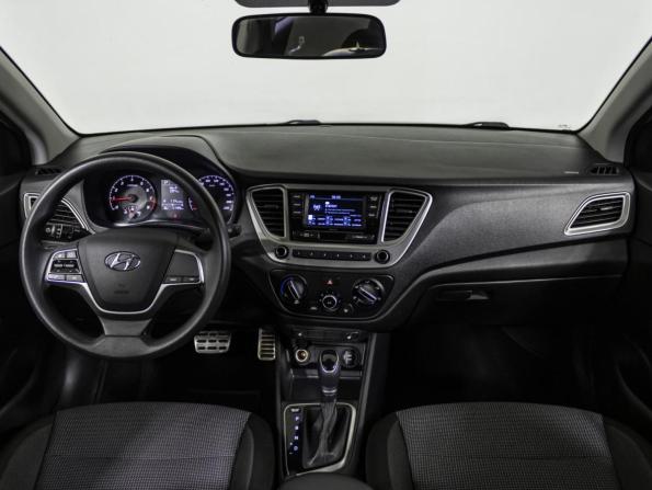 Hyundai Solaris II Рестайлинг с пробегом 2021 года, цена 1 650 000 рублей, 41219 км, седан, Автокод Объявления