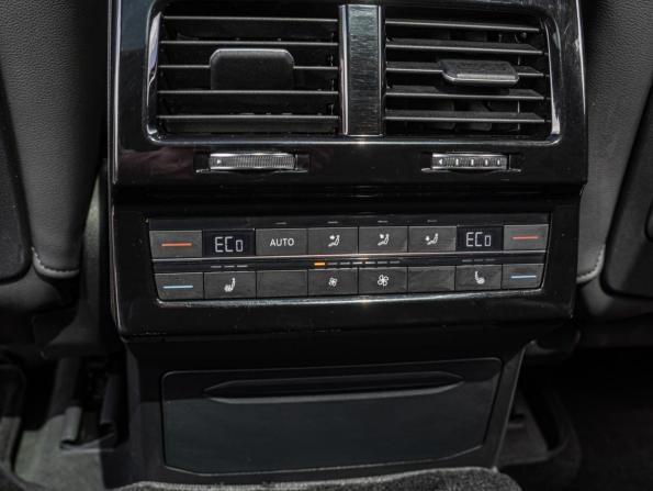 Volkswagen Touareg III с пробегом 2019 года, цена 4 950 000 рублей, 146480 км, внедорожник, Автокод Объявления
