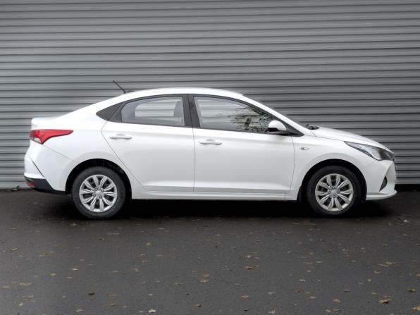 Hyundai Solaris II Рестайлинг с пробегом 2022 года, цена 1 500 000 рублей, 89366 км, седан, Автокод Объявления