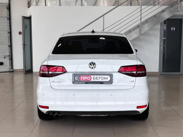 Volkswagen Jetta VI Рестайлинг с пробегом 2017 года, цена 1 449 900 рублей, 90000 км, седан, Автокод Объявления