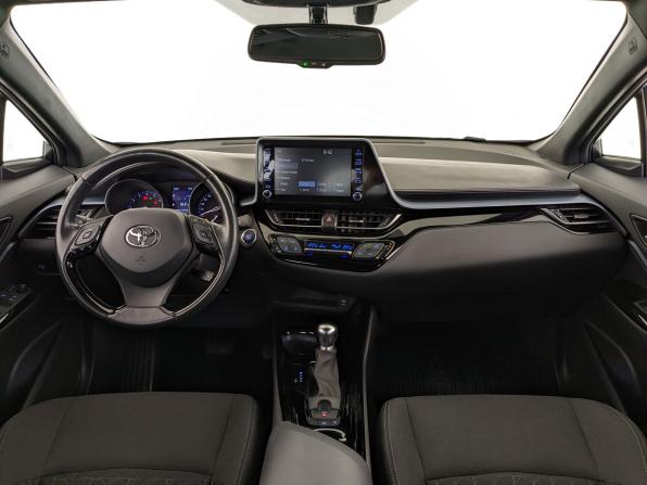 Toyota C-HR I Рестайлинг с пробегом 2021 года, цена 2 740 000 рублей, 54712 км, внедорожник, Автокод Объявления