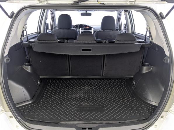 Toyota Verso I Рестайлинг с пробегом 2013 года, цена 1 300 000 рублей, 174372 км, компактвэн, Автокод Объявления