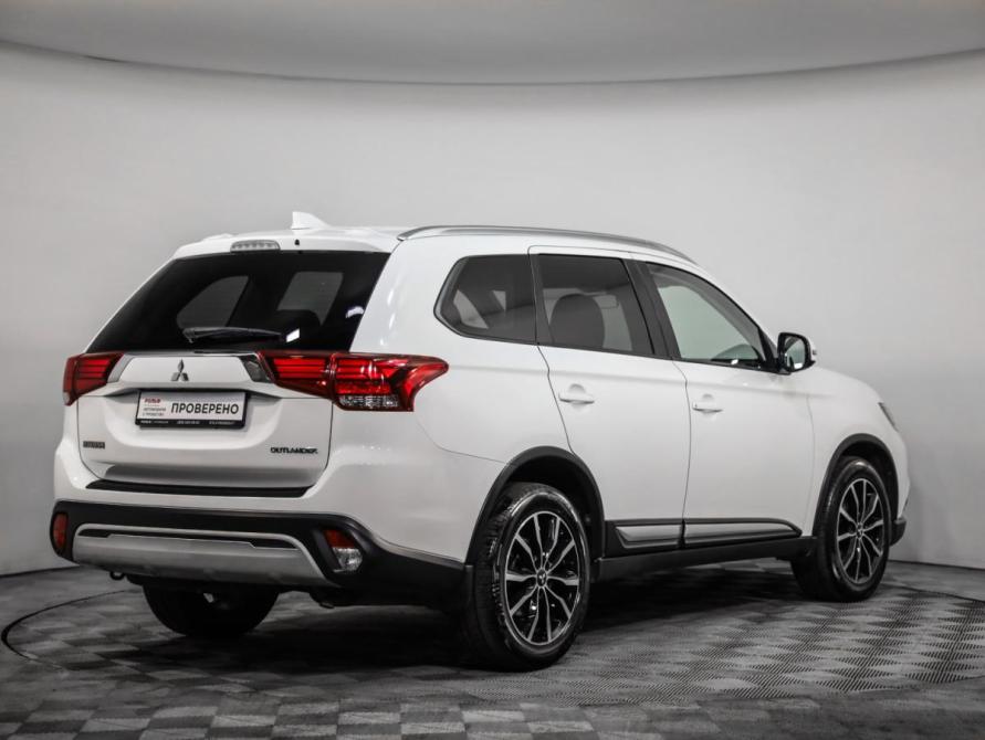 Mitsubishi Outlander III Рестайлинг 3 Санкт-Петербург  - изображение 6