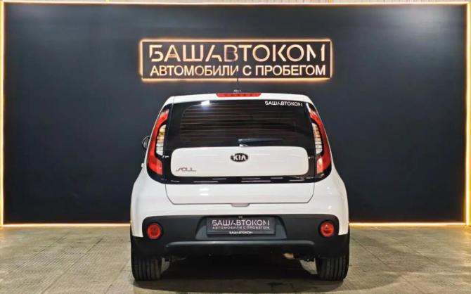 Kia Soul II Рестайлинг с пробегом 2017 года, цена 1 440 000 рублей, 131999 км, хэтчбек, Автокод Объявления
