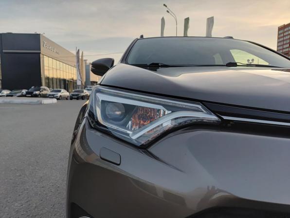 Toyota RAV4 IV (XA40) Рестайлинг с пробегом 2018 года, цена 2 250 000 рублей, 170876 км, внедорожник, Автокод Объявления