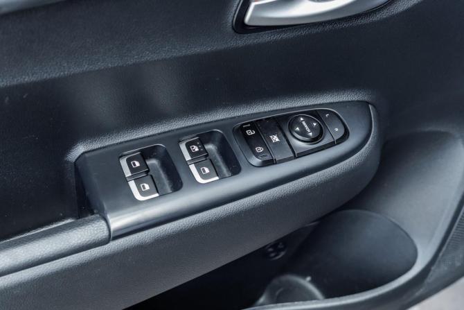 Kia Rio IV Рестайлинг с пробегом 2021 года, цена 1 394 000 рублей, 22000 км, хэтчбек, Автокод Объявления