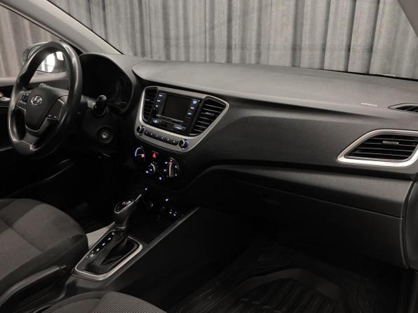 Hyundai Solaris II с пробегом 2017 года, цена 999 000 рублей, 102000 км, седан, Автокод Объявления
