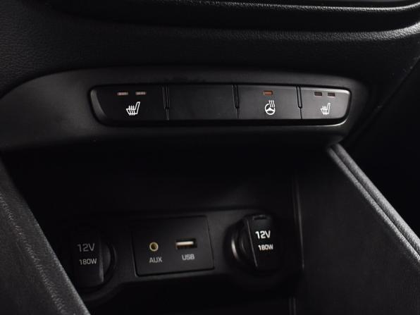 Hyundai Solaris II с пробегом 2017 года, цена 1 199 999 рублей, 175183 км, седан, Автокод Объявления