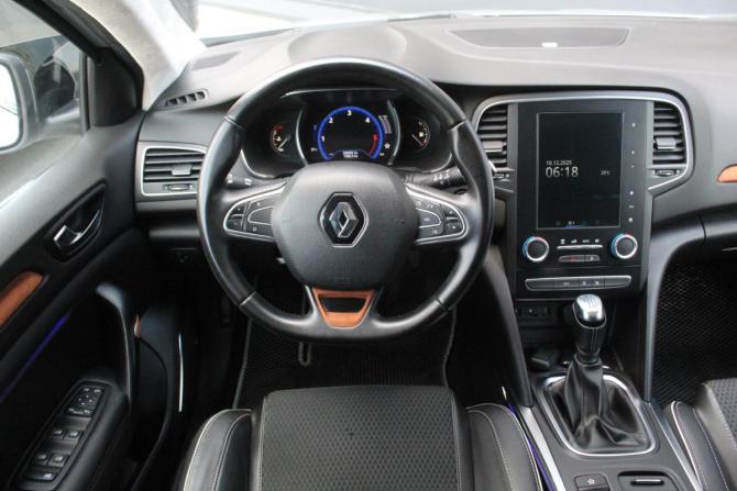 Renault Megane IV с пробегом 2016 года, цена 1 120 000 рублей, 298083 км, универсал, Автокод Объявления