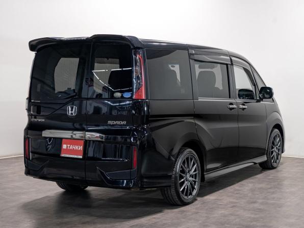Honda Stepwgn V с пробегом 2017 года, цена 1 850 000 рублей, 113500 км, минивэн, Автокод Объявления