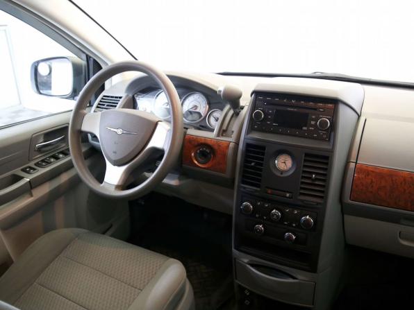 Chrysler Town &amp; Country V с пробегом 2008 года, цена 825 000 рублей, 260000 км, минивэн, Автокод Объявления