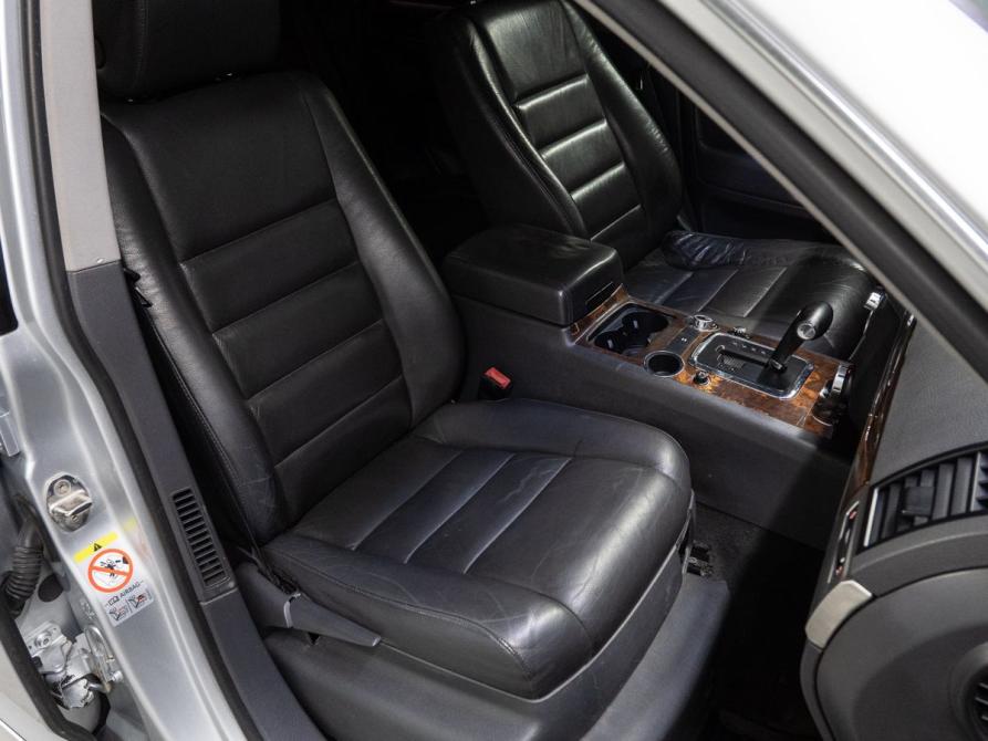 Volkswagen Touareg I Рестайлинг Тюмень  - изображение 17