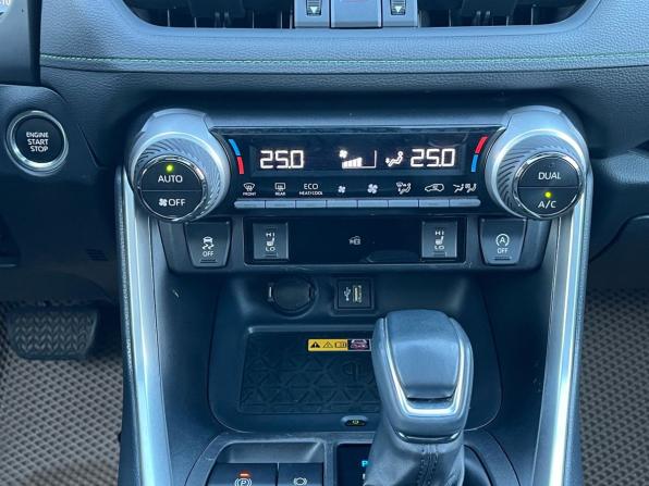 Toyota RAV4 V (XA50) с пробегом 2025 года, цена 3 690 000 рублей, 41041 км, внедорожник, Автокод Объявления