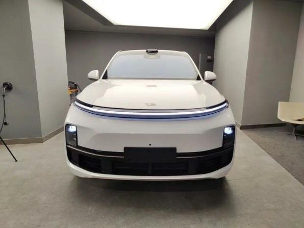 Новый Li Auto (Lixiang) L9 I Рестайлинг 2025 года, цена 11 990 000 рублей, внедорожник, Автокод Объявления