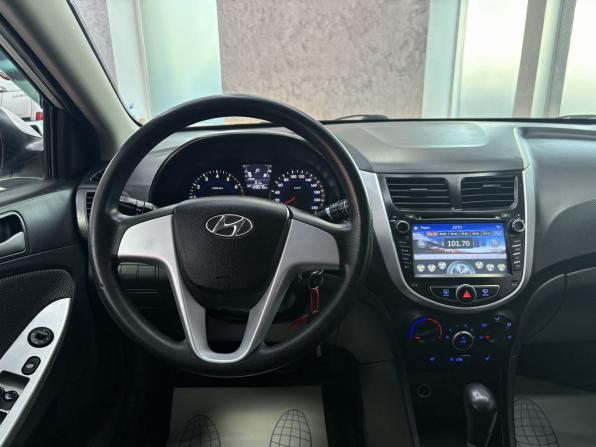 Hyundai Solaris I с пробегом 2013 года, цена 895 000 рублей, 128076 км, седан, Автокод Объявления