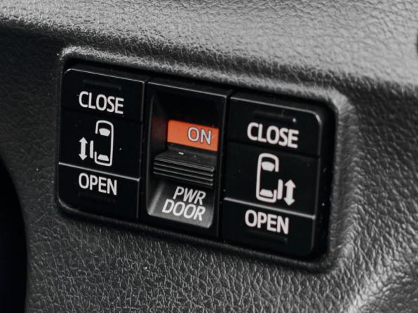 Toyota Sienta II Рестайлинг с пробегом 2019 года, цена 1 395 000 рублей, 68527 км, минивэн, Автокод Объявления