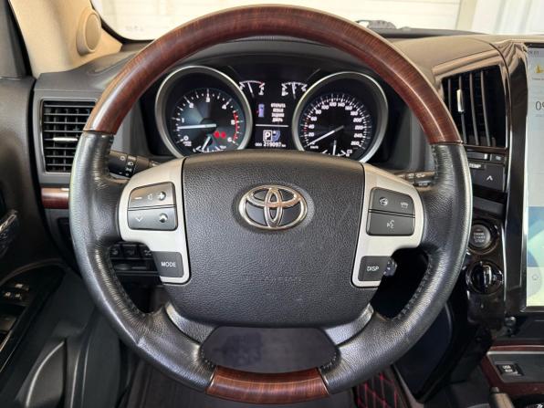 Toyota Land Cruiser 200 Series Рестайлинг 1 с пробегом 2014 года, цена 3 799 000 рублей, 217685 км, внедорожник, Автокод Объявления