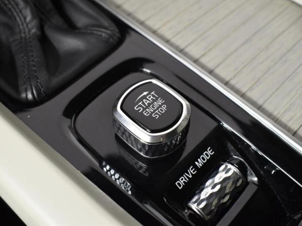 Volvo XC60 II с пробегом 2019 года, цена 2 545 200 рублей, 233754 км, внедорожник, Автокод Объявления