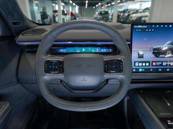 Lynk &amp; Co 900 с пробегом 2026 года, цена 8 400 000 рублей, 25 км, внедорожник, Автокод Объявления