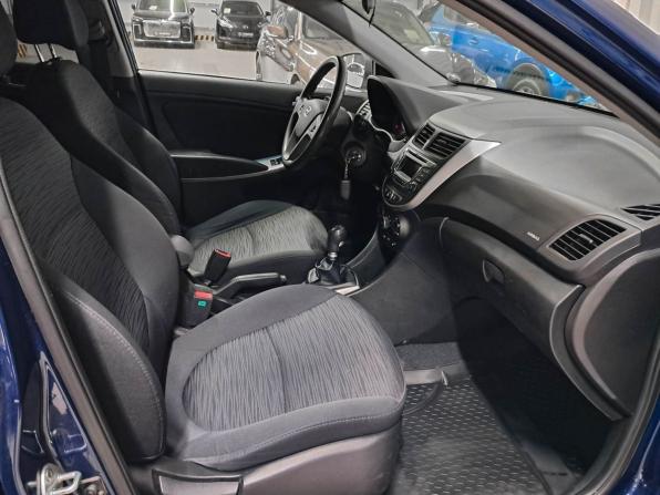 Hyundai Solaris I Рестайлинг с пробегом 2015 года, цена 755 000 рублей, 218000 км, хэтчбек, Автокод Объявления