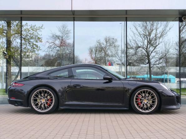 Porsche 911 VII (991) Рестайлинг с пробегом 2017 года, цена 10 290 000 рублей, 64127 км, купе, Автокод Объявления