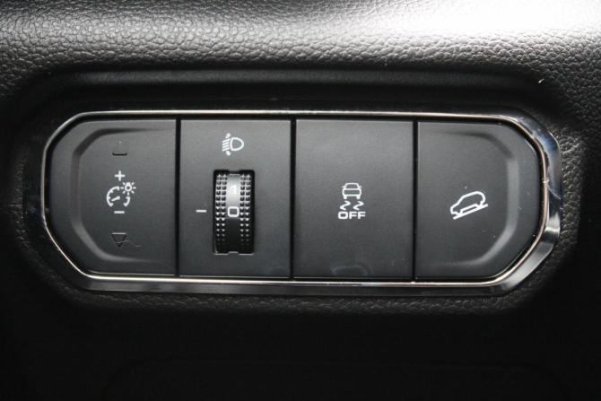 Haval Jolion I Рестайлинг с пробегом 2024 года, цена 2 090 000 рублей, 34000 км, внедорожник, Автокод Объявления