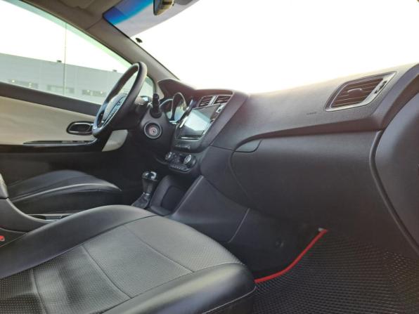 Kia Ceed II с пробегом 2014 года, цена 1 000 000 рублей, 236796 км, универсал, Автокод Объявления