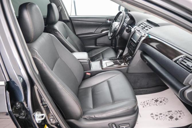 Toyota Camry VII (XV50) Рестайлинг с пробегом 2015 года, цена 2 599 000 рублей, 243000 км, седан, Автокод Объявления