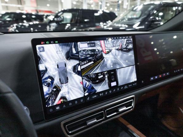 Li Auto (Lixiang) L9 I с пробегом 2023 года, цена 6 550 000 рублей, 43393 км, внедорожник, Автокод Объявления