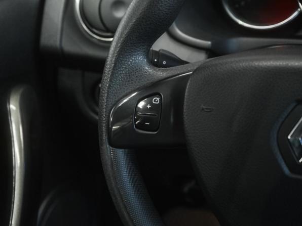 Renault Sandero II с пробегом 2018 года, цена 899 000 рублей, 130518 км, хэтчбек, Автокод Объявления