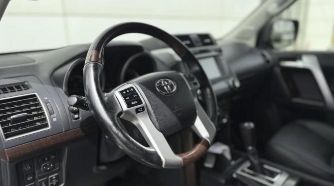 Toyota Land Cruiser Prado 150 Series Рестайлинг 1 с пробегом 2014 года, цена 3 350 000 рублей, 328057 км, внедорожник, Автокод Объявления