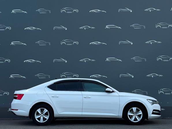 Skoda Superb III Рестайлинг с пробегом 2021 года, цена 2 695 300 рублей, 113074 км, лифтбек, Автокод Объявления