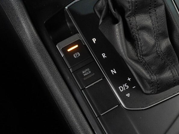 Volkswagen Tiguan II с пробегом 2019 года, цена 2 659 000 рублей, 46403 км, внедорожник, Автокод Объявления