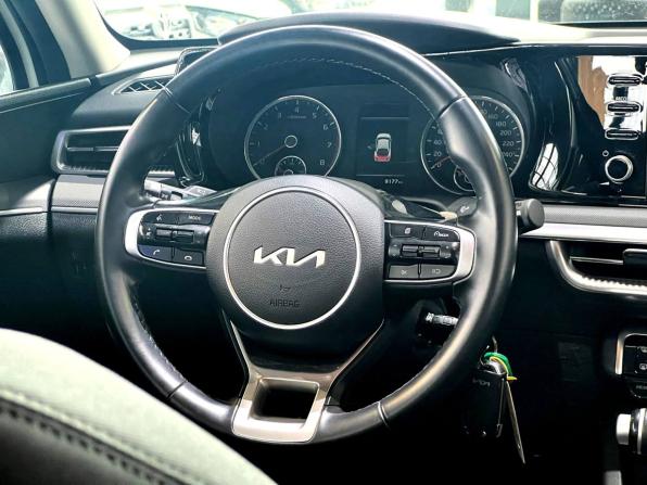 Kia K5 III с пробегом 2022 года, цена 2 800 000 рублей, 9177 км, седан, Автокод Объявления