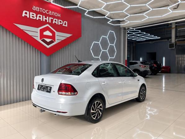 Volkswagen Polo V Рестайлинг с пробегом 2018 года, цена 1 010 000 рублей, 257359 км, седан, Автокод Объявления